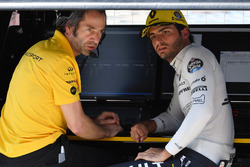 Paul Monaghan, Renault Sport F1 Team ve Carlos Sainz Jr., Renault Sport F1 Team