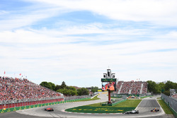 Sebastian Vettel, Ferrari SF71H leads Valtteri Bottas, Mercedes-AMG F1 W09