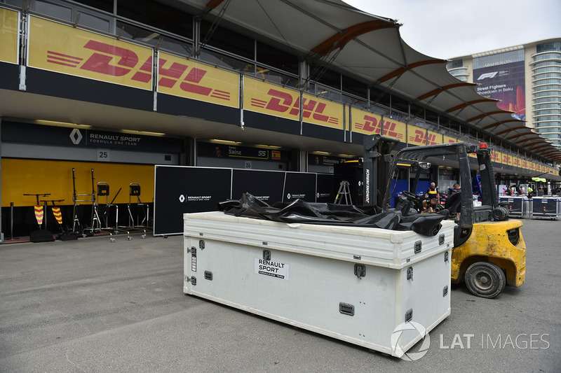 Freight in pit lane