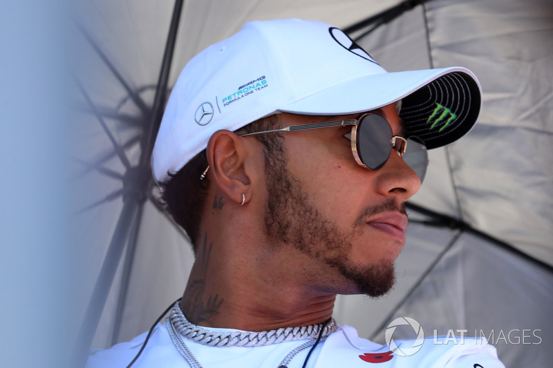 1. <img src="https://cdn-7.motorsport.com/static/img/cfp/0/0/0/200/227/s3/united_kingdom-2.jpg" alt="" width="20" height="12"/> Льюис Хэмилтон, Mercedes – 233