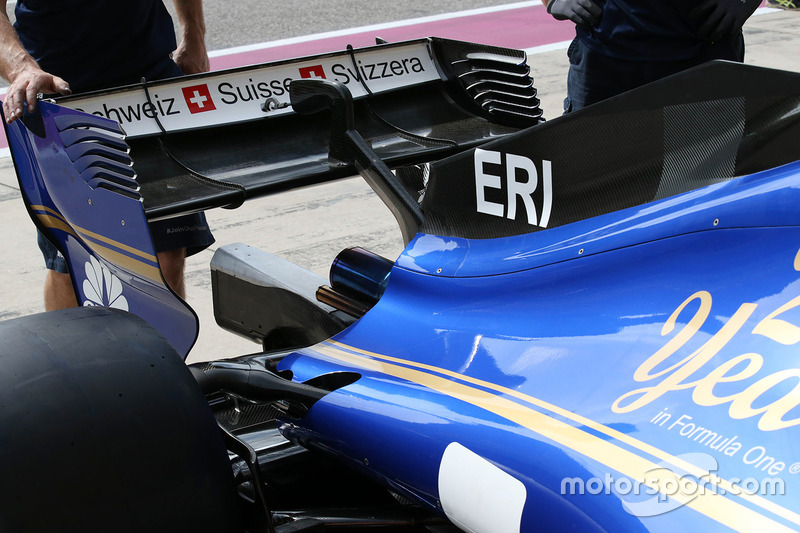 Sauber C36: Motorhaube