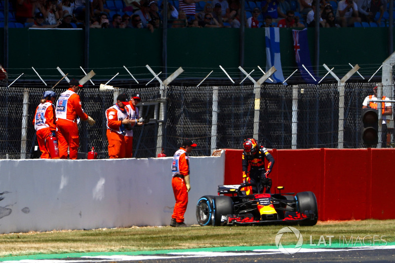 Max Verstappen, Red Bull Racing RB, dopo l'incidente