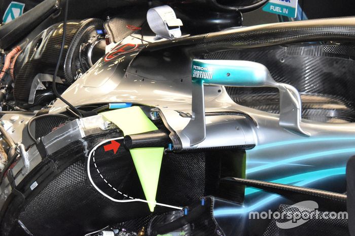 Mástil de impacto lateral del Mercedes