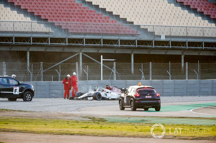 Charles Leclerc, Sauber C37, gira fuera de la pista