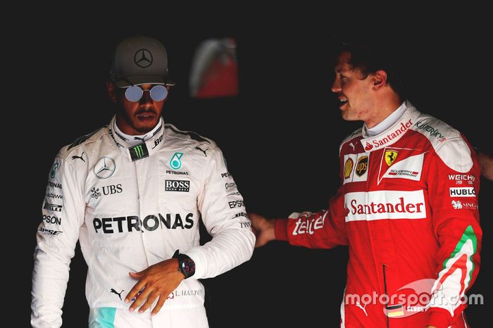 Hamilton, impasible ante Sebastian Vettel en Italia 2016