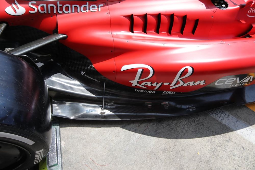Detalle del fondo del Ferrari SF-23 en Austria