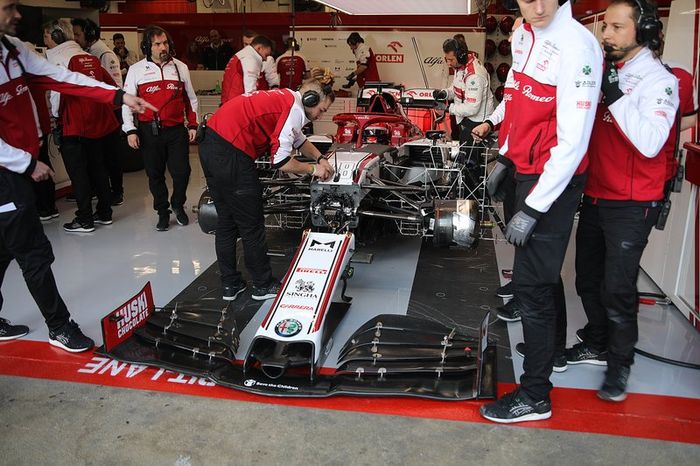 Alfa Romeo: 735 (3421 km)