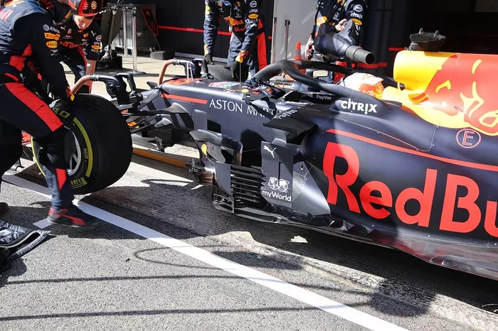 Lateral del Red Bull Racing RB16