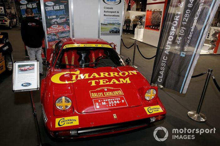 Los coches de rally se exhiben en el salón Autosport