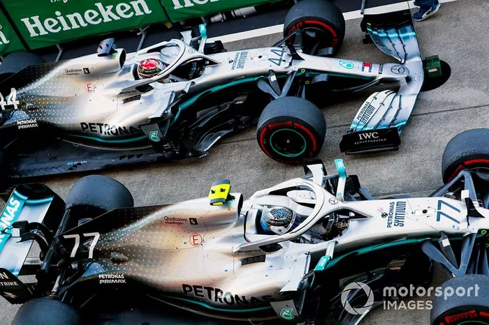 Yarış galibi Valtteri Bottas, Mercedes AMG W10 ve Lewis Hamilton, Mercedes AMG F1 W10 