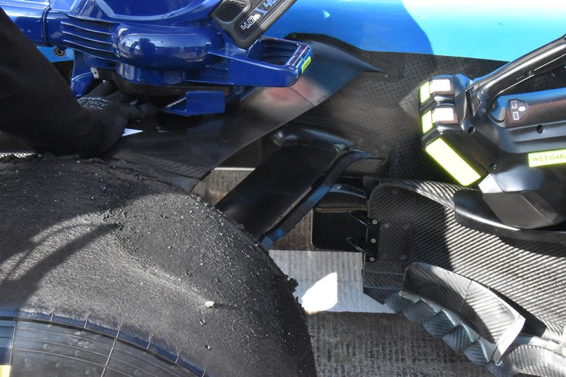 Williams FW42 front suspension detail