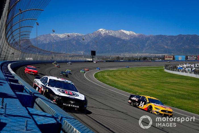 Clint Bowyer, Stewart-Haas Racing, Ford Mustang Rush Truck Centers/Haas Automation, Kevin Harvick, Stewart-Haas Racing, Ford Mustang Jimmy John's