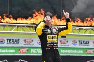 Race winner John Hunter Nemechek, Kyle Busch Motorsports, Toyota Tundra ROMCO