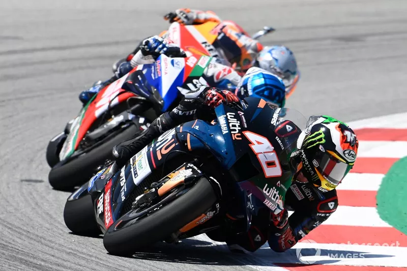 Darryn Binder devant Álex Márquez et Pol Espargaró
