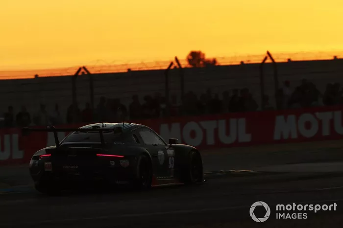 #93 Proton Competition Porsche 911 RSR - 19 de Michael Fassbender, Matt Campbell, Zachari Robichon 