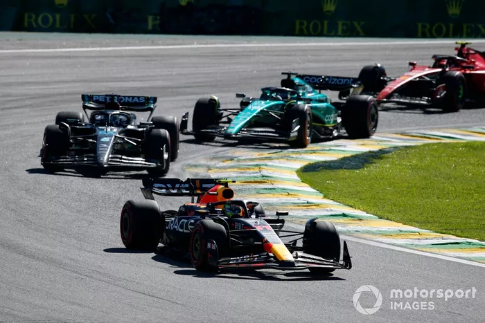 Sergio Pérez, Red Bull Racing RB19, George Russell, Mercedes F1 W14, Lance Stroll, Aston Martin AMR23