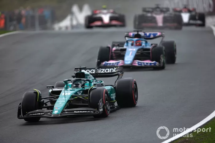 Lance Stroll, Aston Martin AMR23, Esteban Ocon, Alpine A523