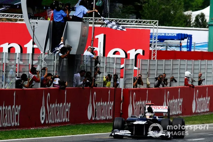 Ganador de la carrera Pastor Maldonado, Williams FW34