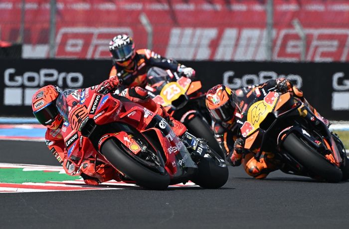 Enea Bastianini, Red Bull KTM Tech 3, Marc Marquez, Ducati Team