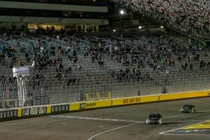 John Hunter Nemechek, Kyle Busch Motorsports, Toyota Tundra taking the checker flag