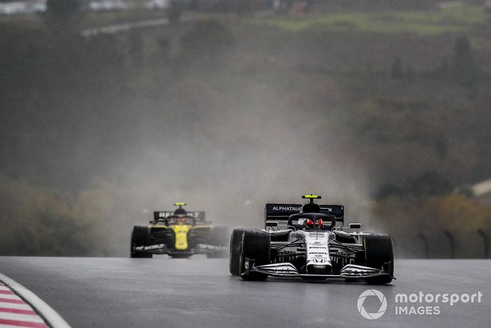Pierre Gasly, AlphaTauri AT01, Esteban Ocon, Renault F1 Team R.S.20