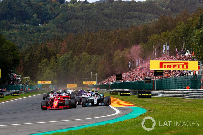 Sebastian Vettel, Ferrari SF71H, Lewis Hamilton, Mercedes AMG F1 W09, Sergio Perez, Racing Point Force India VJM11, y Esteban Ocon, Racing Point Force India VJM11