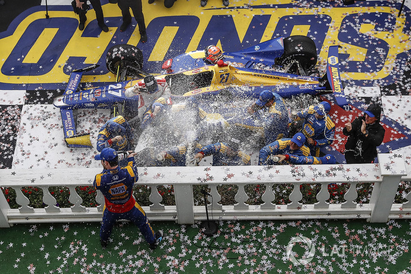 Alexander Rossi, Andretti Autosport Honda, podium, champagne