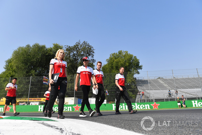 Charles Leclerc, Sauber walks the track