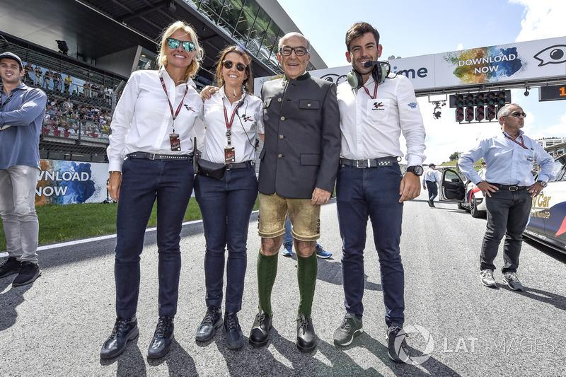 Carmelo Ezpeleta, Dorna-Boss, mit Familie