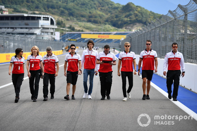 Marcus Ericsson, Sauber walks the track