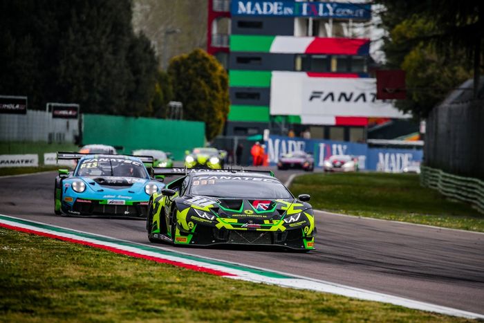 #77 Barwell Motorsport Lamborghini Huracan GT3 Evo: Rob Collard, Alex Macdowall, Sandy Mitchell