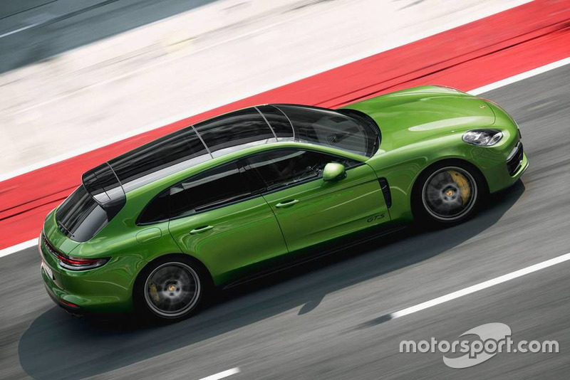 Porsche Panamera Sport Turismo 2019 року