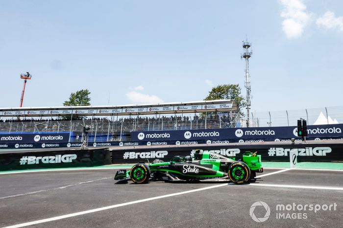 Zhou Guanyu, Stake F1 Team KICK Sauber C44