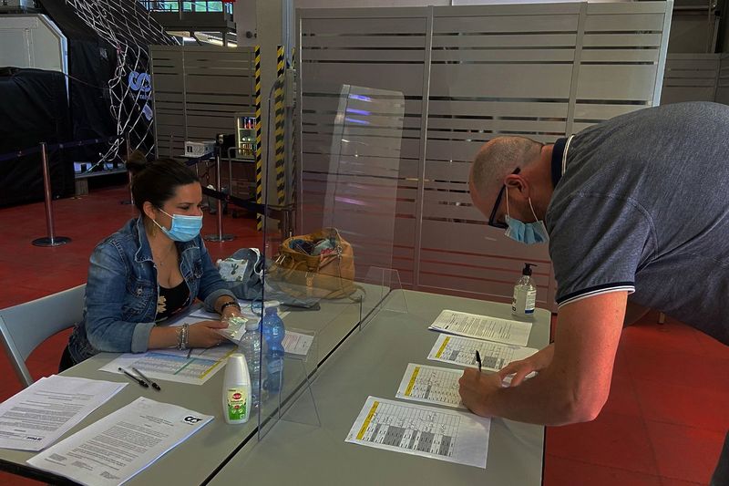 Test de serología en la fábrica de Scuderia Alpha Tauri