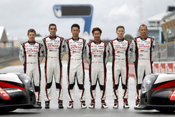 #5 Toyota Racing, Toyota TS050 Hybrid: Anthony Davidson, Sébastien Buemi, Kazuki Nakajima; #6 Toyota