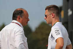 Гоночний директор Renault Sport F1 Team Фредерік Вассьор, третій пілот McLaren F1 Team Стоффель Вант