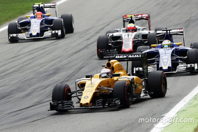 Kevin Magnussen, Renault Sport F1 Team RS16