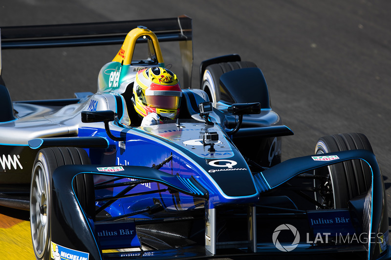 Rio Haryanto, achter het stuur van de SPARK SRT_01E