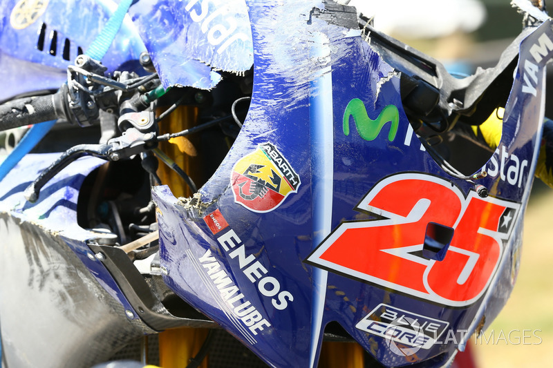 Пошкоджений в аварії мотоцикл Маверіка Віньялеса, Yamaha Factory Racing