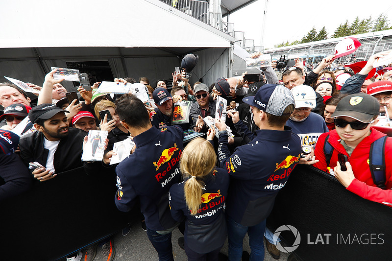 Daniel Ricciardo, Red Bull Racing, y Max Verstappen, Red Bull Racing