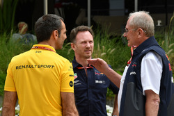 Christian Horner, Red Bull Racing Team Principal, Dr Helmut Marko, Red Bull Motorsport Consultant and Cyril Abiteboul, Renault Sport F1 Managing Director