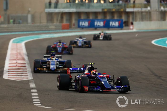 Pierre Gasly, Scuderia Toro Rosso STR12, Pascal Wehrlein, Sauber C36, Brendon Hartley, Scuderia Toro Rosso STR12