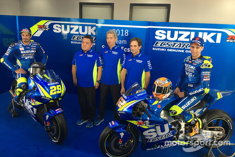 Andrea Iannone, Team Suzuki MotoGP, Alex Rins, Team Suzuki MotoGP et des membres d'équipe