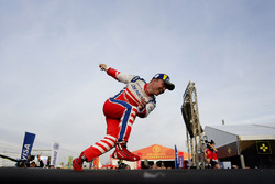 Il vincitore Felix Rosenqvist, Mahindra Racing, festeggia sul podio dopo aver vinto la gara
