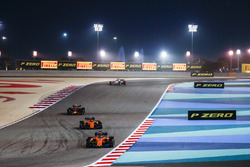 Fernando Alonso, McLaren MCL33 Renault, Stoffel Vandoorne, McLaren MCL33 Renault, Max Verstappen, Red Bull Racing RB14 Tag Heuer