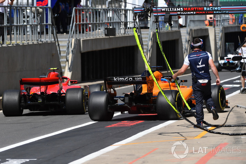 Фернандо Алонсо, McLaren MCL33, Кімі Райкконен, Ferrari SF71H