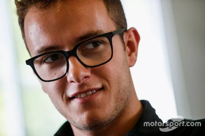 Anthoine Hubert nasceu em 22 de setembro de 1996, em Lyon, na França. 