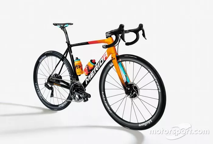 Team Bahrain Merida McLaren