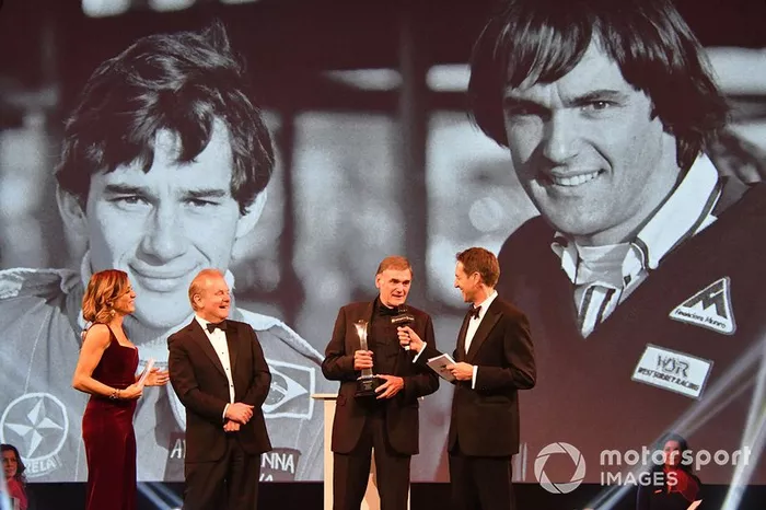 Dick Bennetts vince il Gregor Grant Award