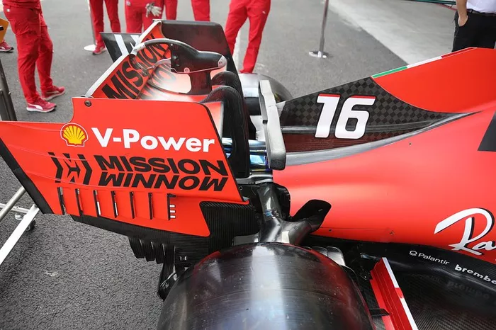 Asa trasiera da Ferrari SF90